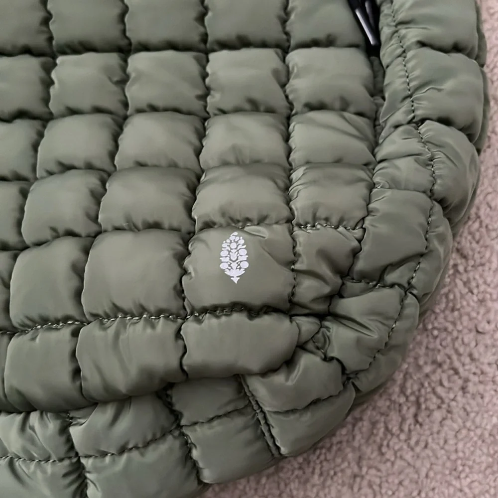 FP Movement Quilted Carryall NWT New with Tags Sage color Sold Out - Picture 7 of 7